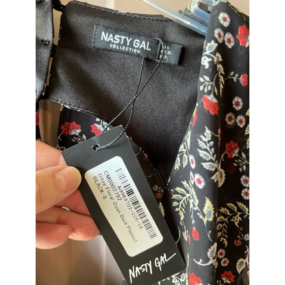 Nasty Gal Black Ditzy Floral Open Back Playsuit Romper Cottagecore NWT 8 #1137 - Picture 3 of 6